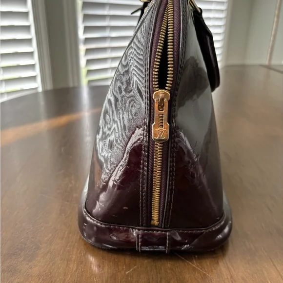 💯 Authentic Louis Vuitton Vernis Amarante Alma PM